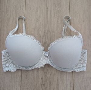 Victoria's Secret Light Gray Lace Push-Up Bra